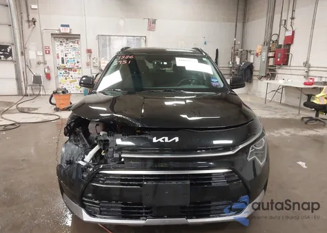 2023 Kia Niro Ex Touring z USA, uszkodzony, nr VIN KNDCR3LE3P5041912